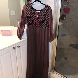 Maxi dress that falls down to your ankles!